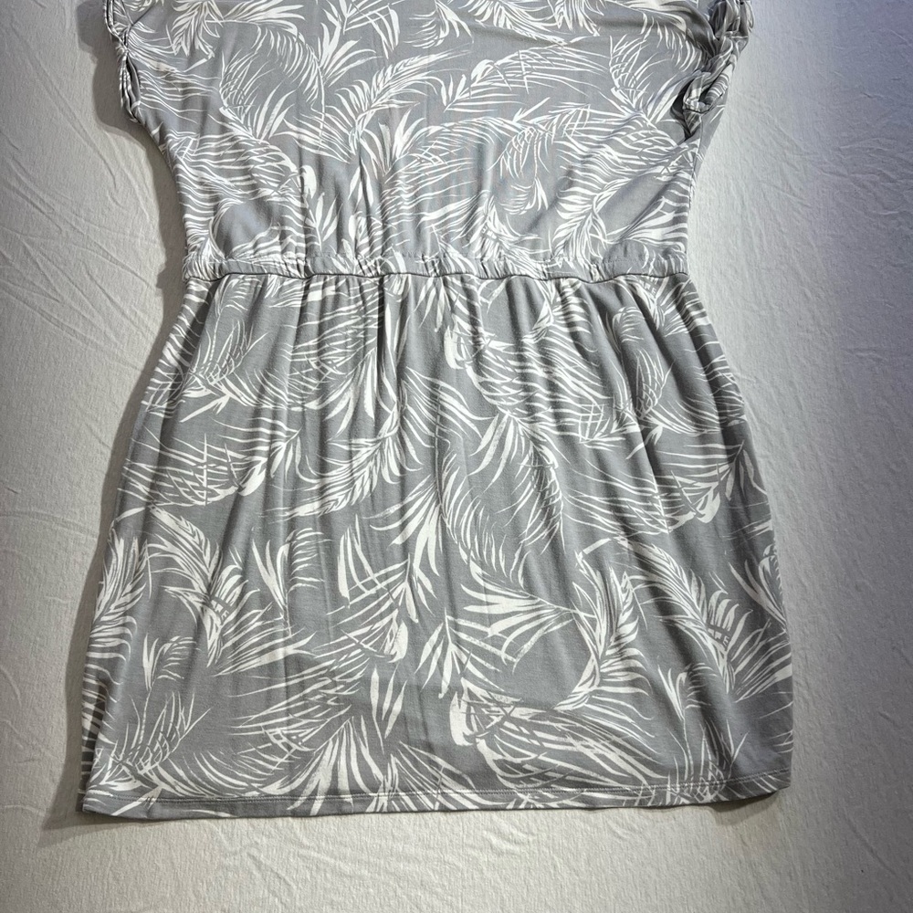 Hilary Radley Gray and White Leaf Print Dress - Picture 9 of 11